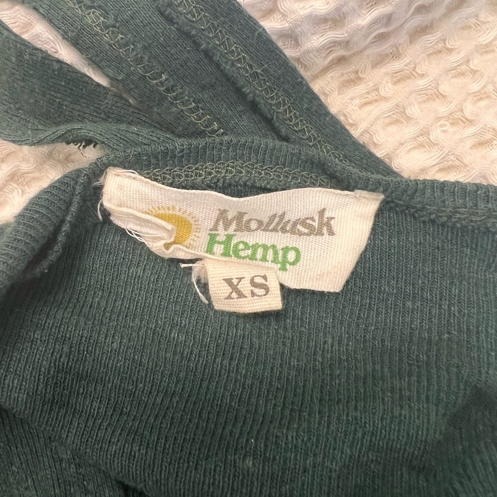 Mollusk Green Hemp Rib Tank - Picture 4 of 4